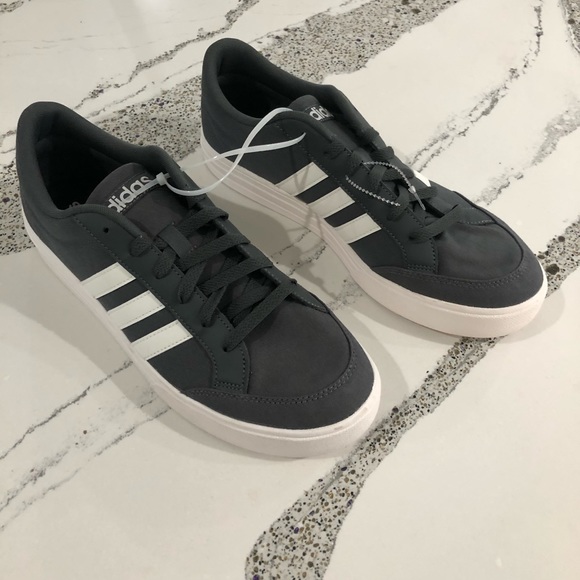 ADIDAS GREY SKATEBOARDING SHOES SIZE 9 SIZE 11 - Picture 6 of 8